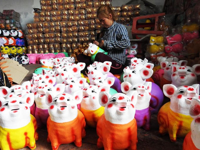 Cơ cực nghề l&agrave;m heo đất