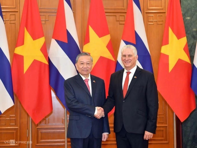Tổng Bí thư Tô Lâm và Bí thư thứ nhất, Chủ tịch Cuba Miguel Diaz-Canel Bermudez trong cuộc gặp ngày 1/9. Ảnh: VNE