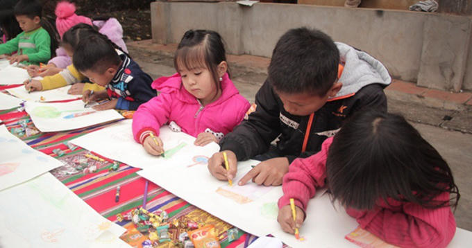 Ánh mắt long lanh trẻ nhỏ thả vào ước mơ. Ảnh: Tuấn Quang