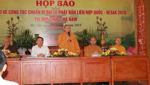 Đại diện Ban tổ chức Đại lễ Vesak 2019 phát biểu tại buổi họp báo.