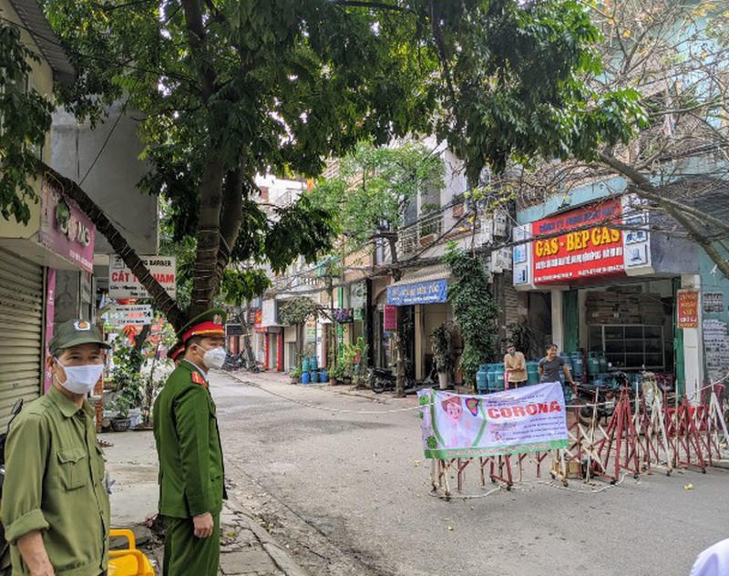 Chốt khoanh vùng phòng chống dịch tại khu dân cư trên địa bàn phường Cát Bi (quận Hải An, Hải Phòng)