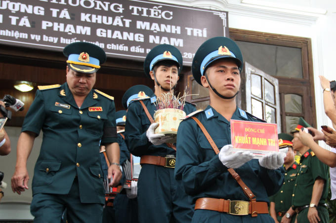 H&igrave;nh ảnh x&uacute;c động lễ viếng, truy điệu hai phi c&ocirc;ng Su-22 về nơi an nghỉ