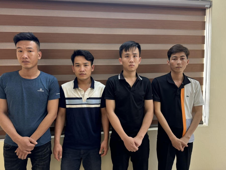 Nhóm đối tượng tại cơ quan Công an - Ảnh Công an Thanh Hóa.