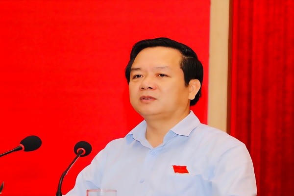 Ông Phạm Quang Ngọc, Chủ tịch UBND tỉnh Ninh Bình phát biểu tại buổi tiếp xúc.