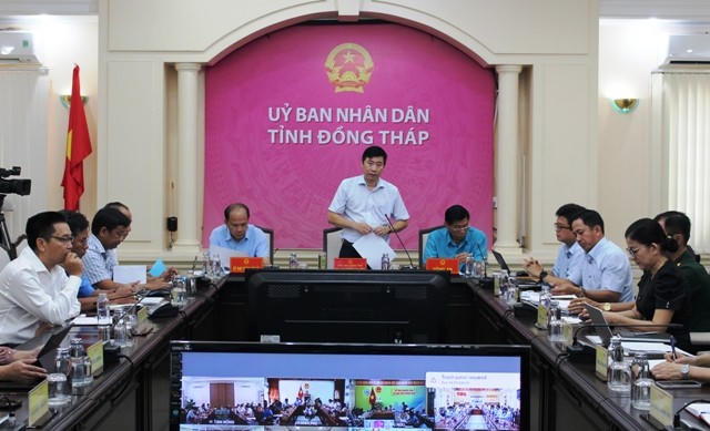 Chủ tịch UBND tỉnh Đồng Tháp Phạm Thiện Nghĩa chủ trì hội nghị. (Ảnh: Báo Đồng Tháp)