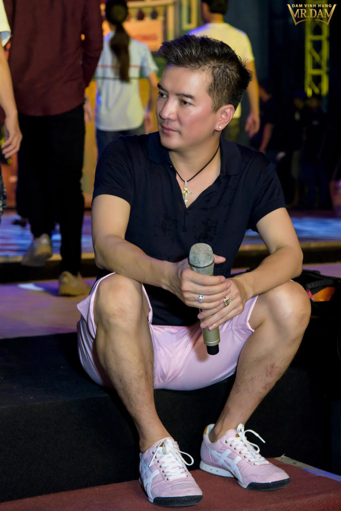 Đàm Vĩnh Hưng bỏ ăn, tất bật chuẩn bị cho liveshow bolero tái hiện Sài Gòn xưa