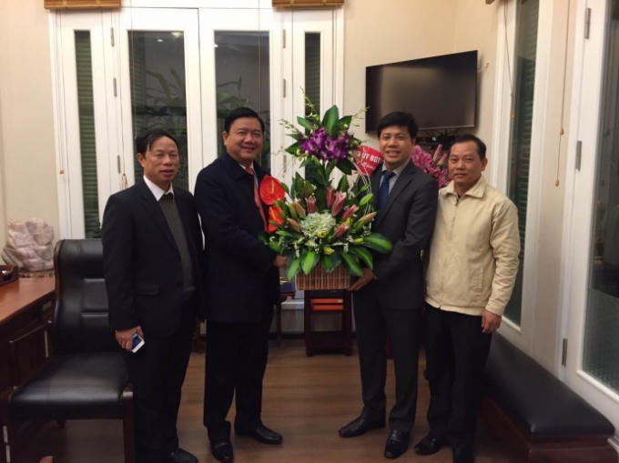 Thường trực Đảng uỷ Bộ GTVT chúc mừng Bộ trưởng Đinh La Thăng tái đắc cử uỷ viên Ban chấp hành Trung ương khoá XII.