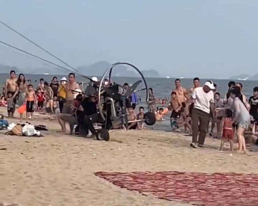 Tổ chức bay dù lượn trái quy định tại Bãi Cháy, Công ty TNHH Hi Sky Chí Linh (trụ sở tại TP Chí Linh, tỉnh Hải Dương) bị cơ quan chức năng tỉnh Quảng Ninh xử phạt 21 triệu đồng.