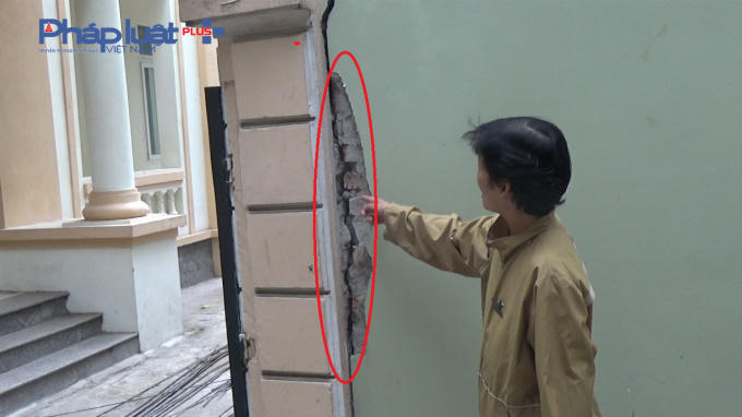 Tại khu nhà hội họp Khu dân cư số 6 – phường Kim Giang cách xa tường dự án hàng chục mét nhưng vẫn có hiện tượng nứt tường.