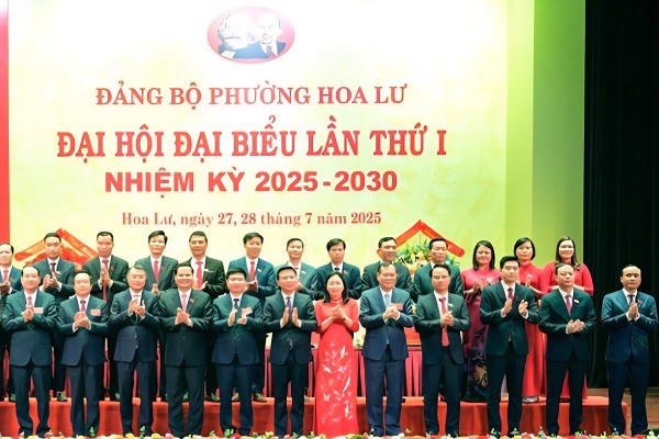 Ra mắt Ban Chấp hành Đảng bộ phường Hoa Lư nhiệm kỳ 2025-2030.