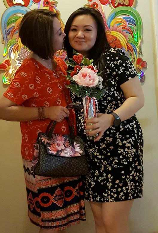 Xuân Mai chụp ảnh cùng mẹ, cô tăng cân đáng kể trong lần mang thai thứ hai. Ảnh: NVCC.