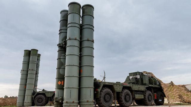 Hệ thống phòng không S-400 của Nga (Ảnh: EPA)