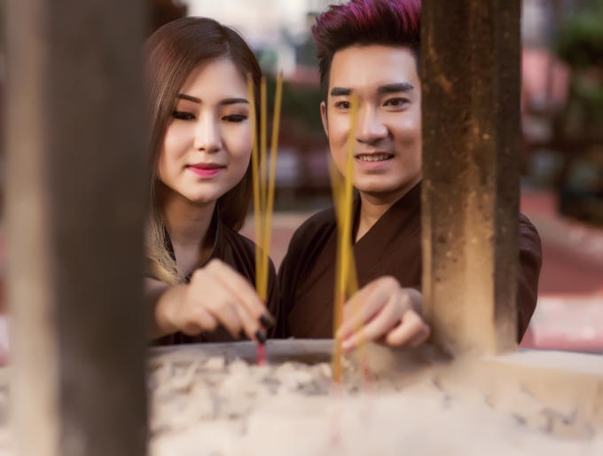 Cả hai ca sĩ cầu được bình an và thành công trong sự nghiệp