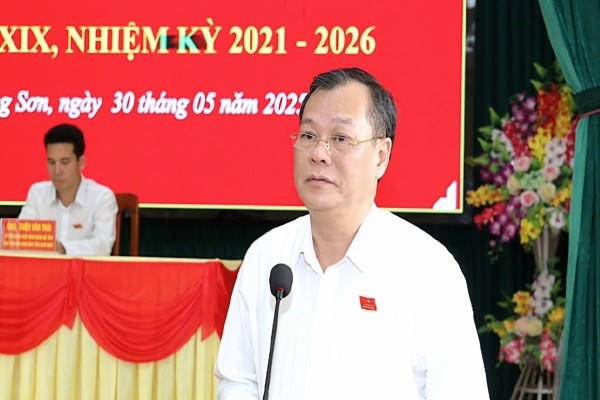 Ông Lê Quốc Chỉnh, Phó Bí thư Thường trực Tỉnh ủy, Chủ tịch HĐND tỉnh Nam Định phát biểu tại buổi tiếp xúc.