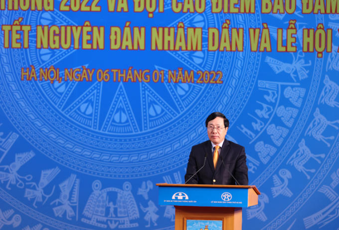 Phó Thủ tướng Thường trực Phạm Bình Minh, Chủ tịch Uỷ ban ATGT Quốc gia phát biểu chỉ đạo. (Ảnh: TTXVN)