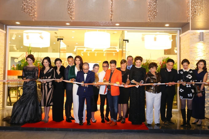 Dàn sao lộng lẫy hội tụ trong sự kiện Ashley xuất hiện tại Phố Xinh