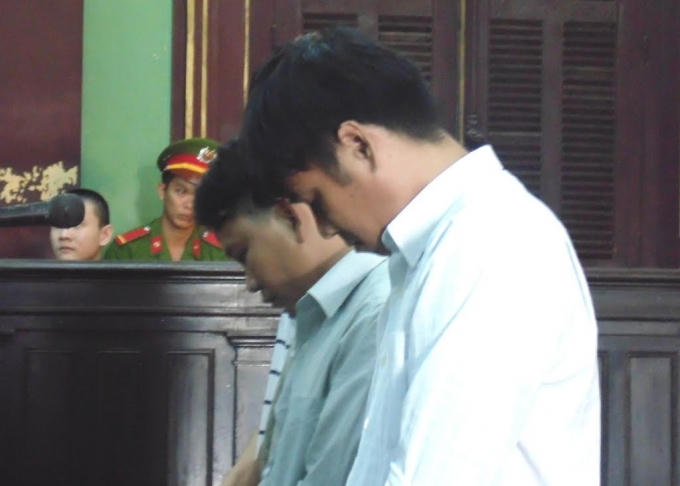 Các bị cáo trước vành móng ngựa.