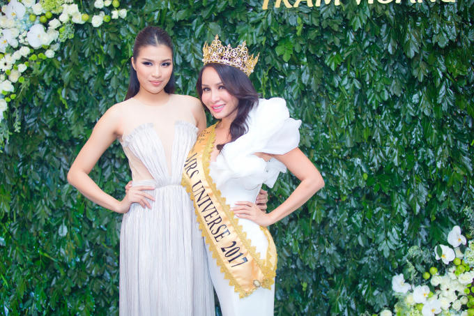 Tham dự buổi tiệc của Hoa hậu quý bà hoàn vũ thế giới là rất nhiều người đẹp trong showbiz.
