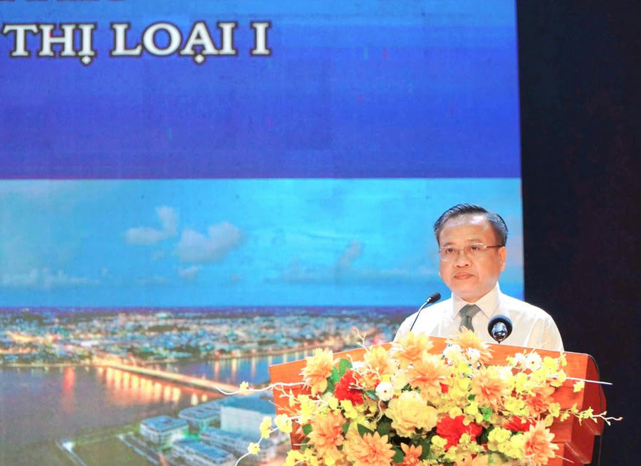 Ông Bùi Phước Châu, Chủ tịch UBND TP Rạch Giá phát biểu tại Lễ công bố quyết định.