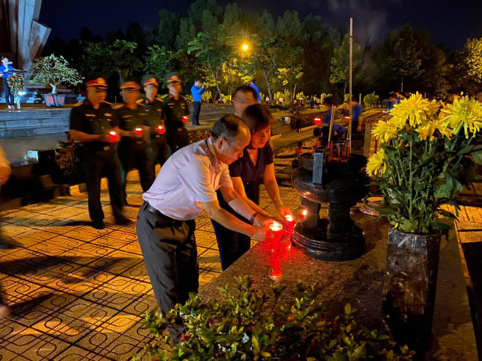 thap nen tri an (2)