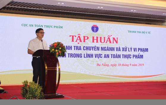 PGS.TS. Nguyễn Thanh Phong, Cục trưởng Cục An toàn thực phẩm phát biểu chỉ đạo Hội nghị tập huấn.
