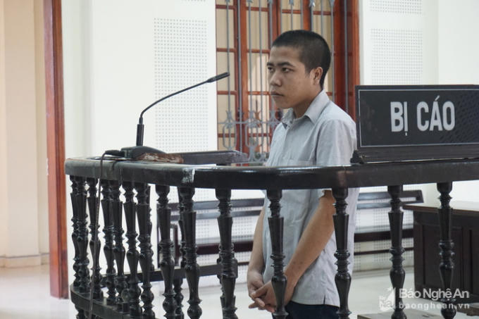 Pheng Xỉ tại phiên tòa. (Ảnh: báo Nghệ An)