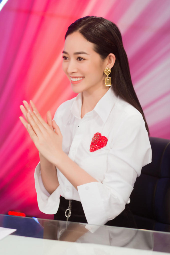 Mai Thanh Hà thanh lịch làm giáo khảo cùng Á hậu Trịnh Kim Chi