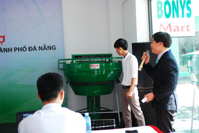 Hệ thống quan trắc môi trường nước do Trung tâm Vi mạch Đà Nẵng tự chế tạo.