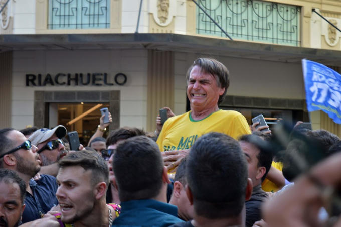 Ông Jair Bolsonaro bị đâm dao khi tranh cử.