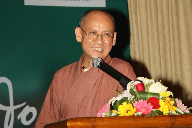 Sư thầy Thích Huyền Diệu.