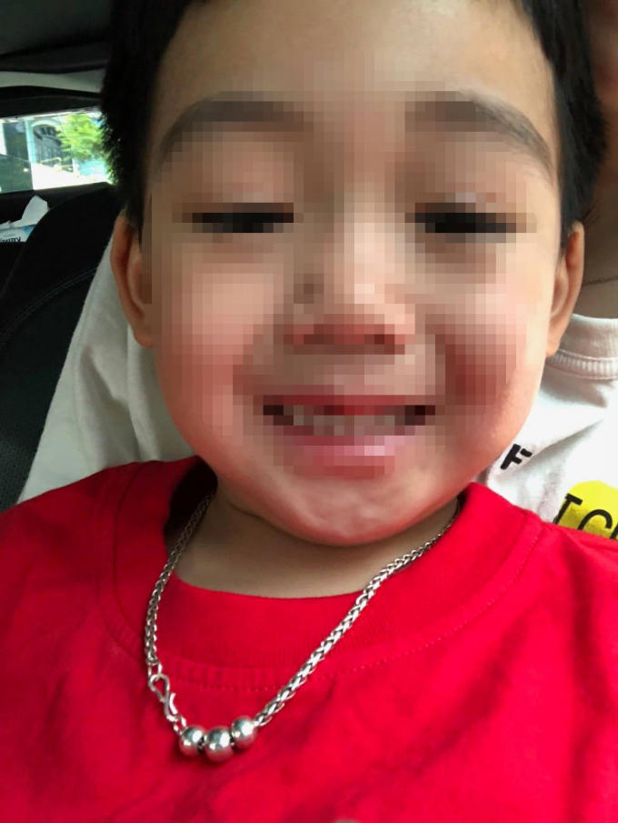 Cháu bé Đỗ Đàm Quang có biểu hiển ảnh hưởng về tâm lý khi không dám đến trường BVIS để học nữa.