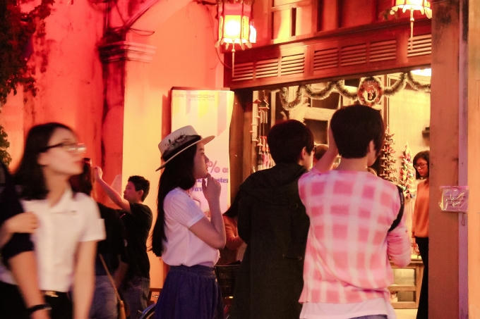 Xa Thi Mạn, Lý Nhã Kỳ bị bắt gặp đi chơi ở Hội An