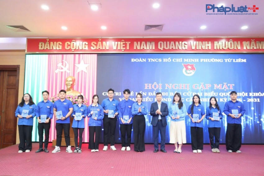 Đoàn thanh niên phường Từ Liêm tổ chức Hội nghị gặp mặt các cử tri trẻ lần đầu đi bầu cử.