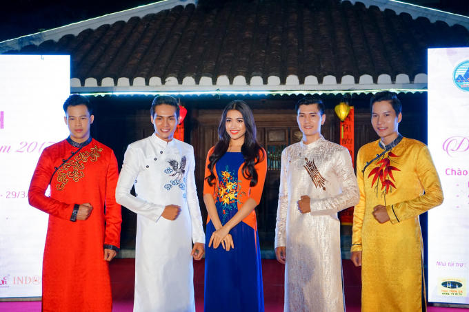 Sau hai lần nghẹn ngào, Lệ Hằng lạc quan, nở nụ cười khi giúp đỡ trẻ em hở hàm ếch