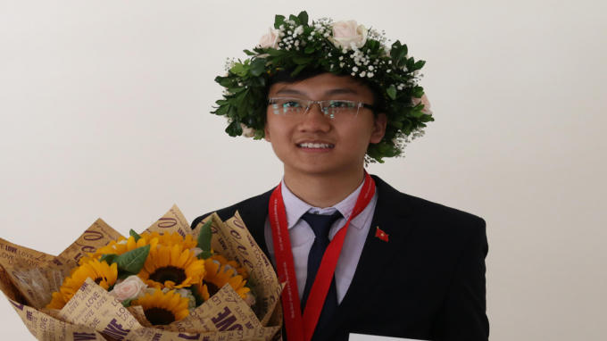 Em Trịnh Duy Hiếu, học sinh lớp 11, Trường THPT Chuyên Bắc Giang - Huy chương Bạc Olympic Vật lý quốc tế năm 2018.