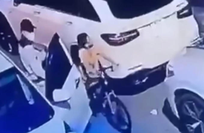 Hình ảnh cháu bé bị bắt cóc.