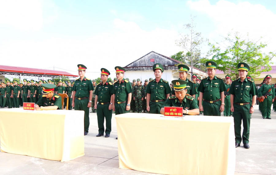 Các khối thi đua của Bộ Chỉ huy Quân sự tỉnh và Bộ Chỉ huy BĐBP tỉnh Cà Mau, ký kết giao ước thi đua năm 2025.