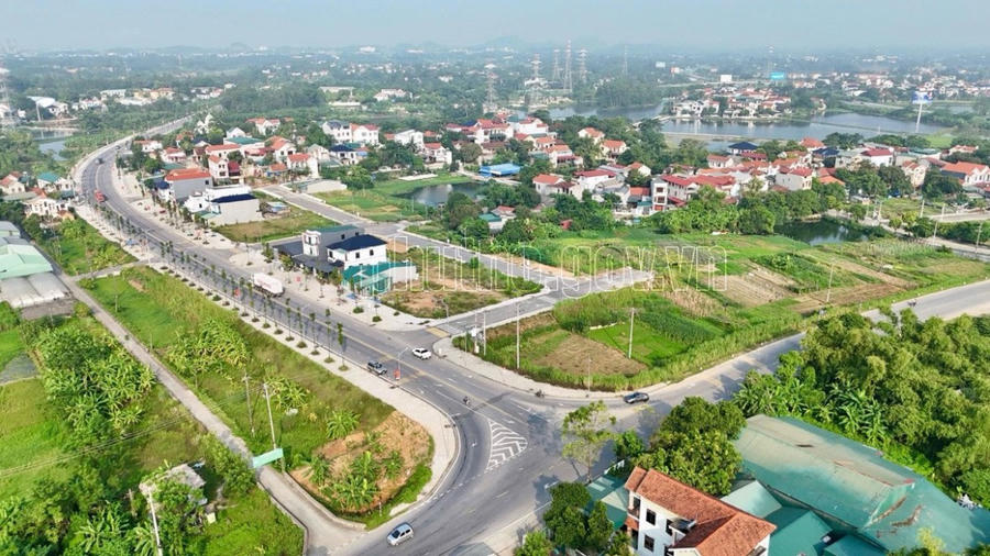 Nút giao đường Trường Chinh với đường Âu Cơ (phường Vân Phú).