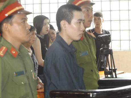 Bị cáo Phạm Văn Lên tại phiên xét xử. (Ảnh: báo Người đưa tin)