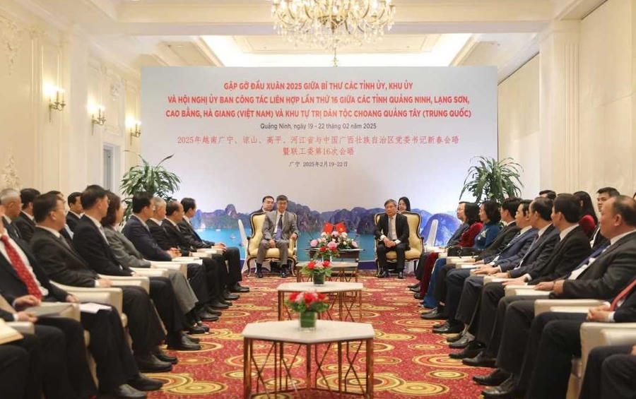 Quang cảnh buổi hội kiến giữa Bí thư Tỉnh ủy Quảng Ninh (Việt Nam) và Bí thư Khu ủy Khu tự trị dân tộc Choang Quảng Tây, (Trung Quốc) Ảnh: Minh Hà.
