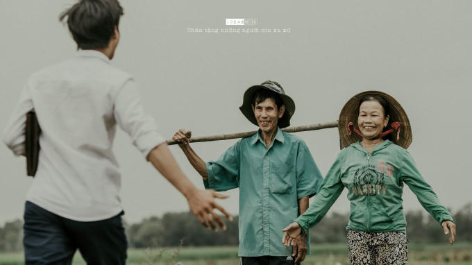 Niềm vui mừng khôn siết khi trở về với gia đình (Ảnh: IDEAS MEDIA)