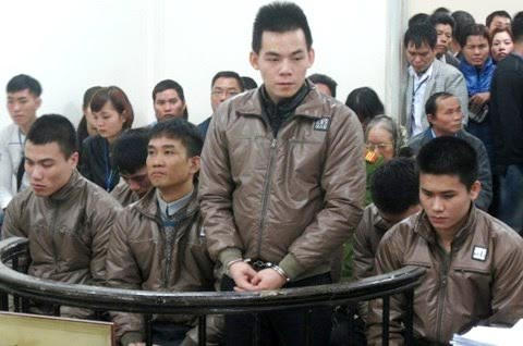 Các bị cáo tại phiên tòa.
