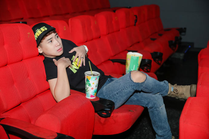 Hồi hộp hết hồn với những cảnh tớp mồi của siêu cá mập.