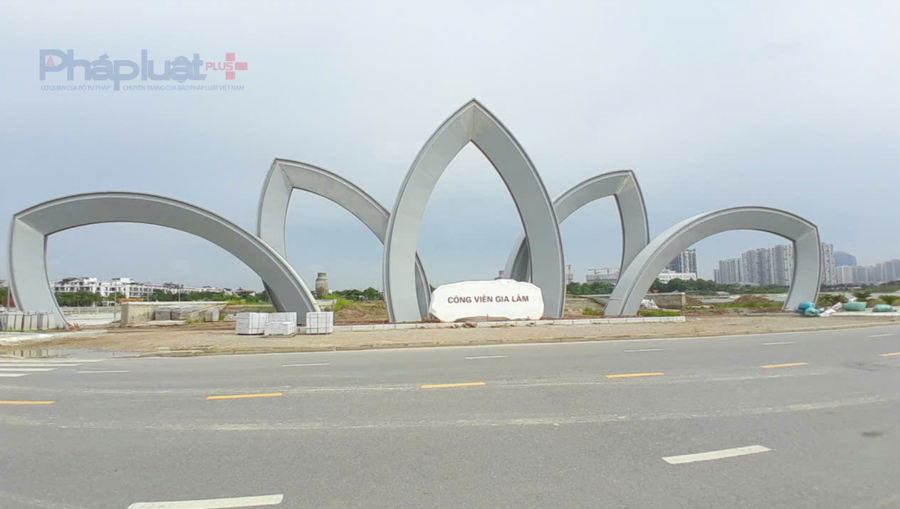 Dự án Công viên Gia Lâm nằm phía trước Đảng ủy, HĐND, UBND xã Gia Lâm trên phố Thuận An và tiếp giáp với đường Nguyễn Mậu Tài, Thành Trung và Bệnh viện Đa khoa Gia Lâm.