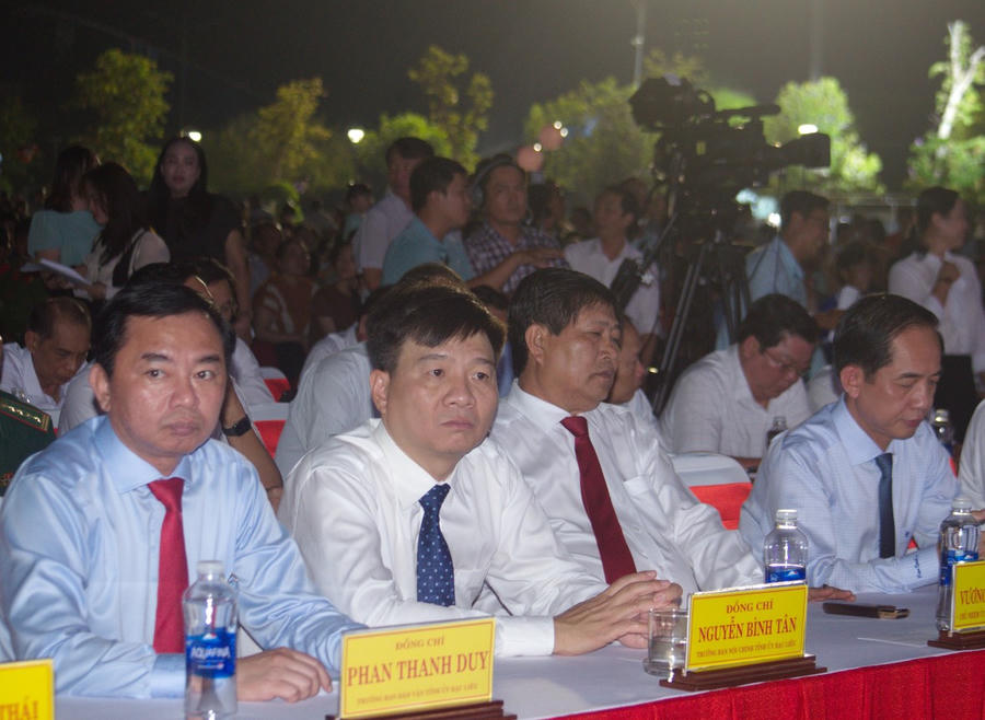 Đại biểu tham dự Chương trình nghệ thuật chào mừng năm mới 2025.