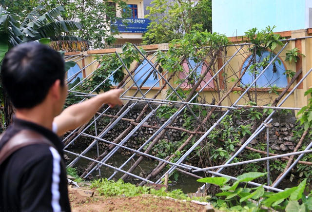 Để tránh việc bị đổ sập, bức tường của Trường mầm non Kim Đồng đã được