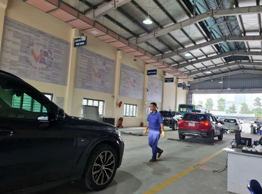 Bộ Xây dựng đề xuất sửa đổi hàng loạt nội dung quy định mức thu, chế độ thu, nộp, miễn, quản lý và sử dụng phí sử dụng đường bộ. Ảnh minh họa