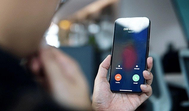 Công an quận Tây Hồ công khai số điện thoại giả mạo công an để lừa đảo. (Hình minh họa)