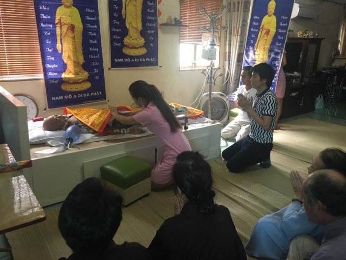 5 phút trước khi NSƯT Hán Văn Tình trút hơi thở cuối cùng tại nhà riêng.