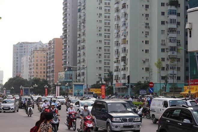 Mật độ xây dựng dày đặc được cho là nguyên nhân gây "bức tử" cho hạ tầng giao thông Hà Nội.